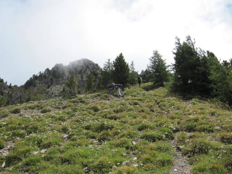 #2 sous le pic de Charance : ça monte dur! sous le pic de Charance : ça monte dur!