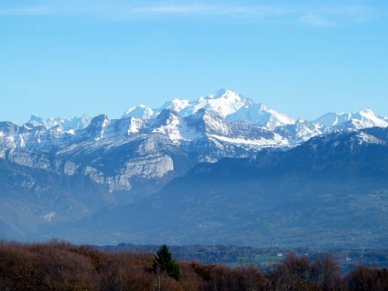 Mt Blanc : Mt Blanc et Bornes faiblement enneigées