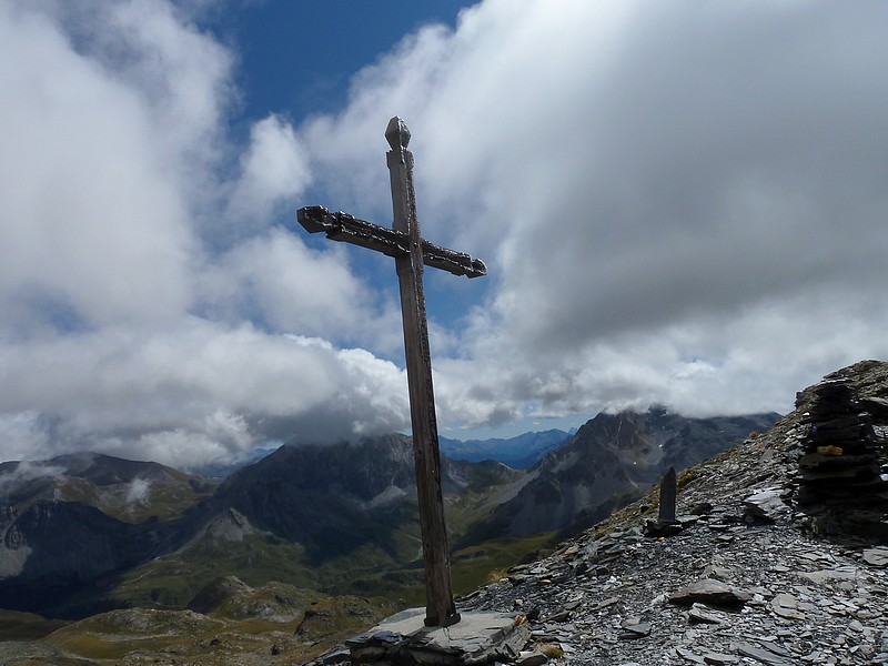 Col des Sarrasins : La croix givrée