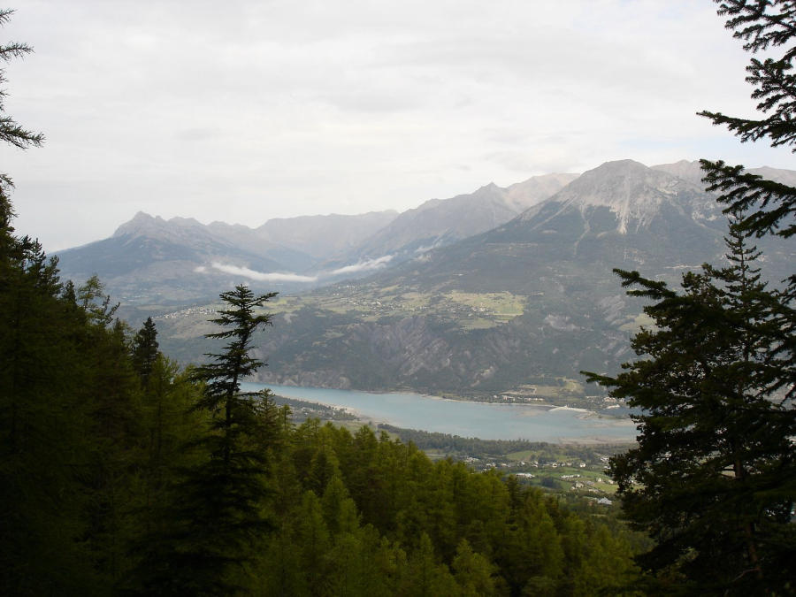 Embrunais Ouest : Mont Guillaume, Pointe de Serre, Barle, Malamorte, Aiguilles de Chabrières... au-dessus du lac