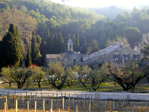 joli mas provençal : le chateau de Pierreudon