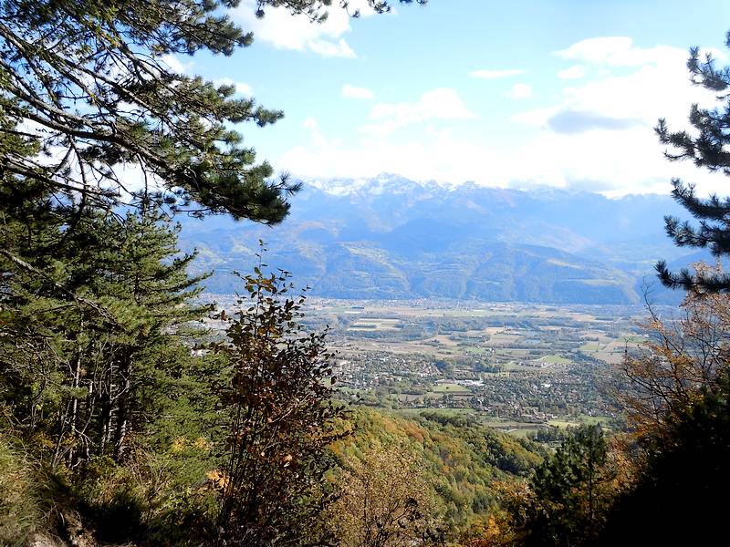 #2 Vallée : joli point de vue depuis le balcon Vallée : joli point de vue depuis le balcon