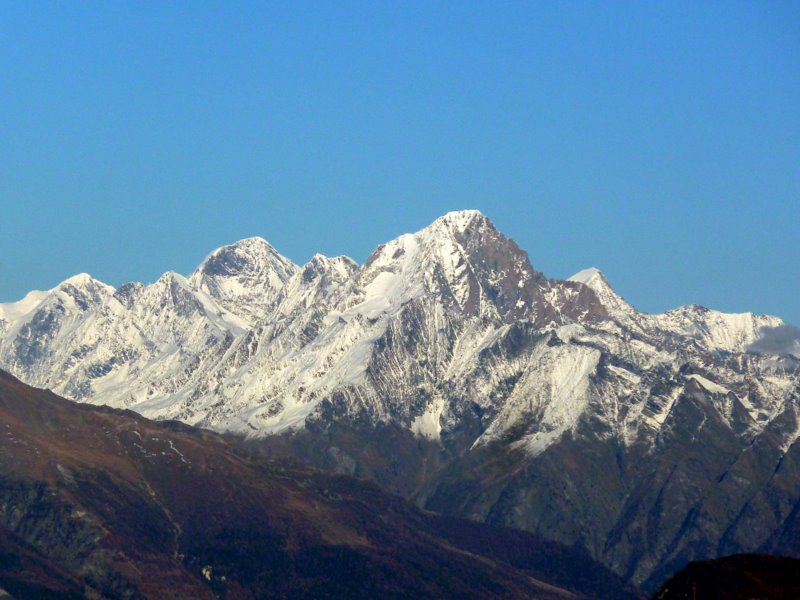 Alpes Bernoises : Aletschhorn, Bietschhorn, Nesthorn à peine plâtrés