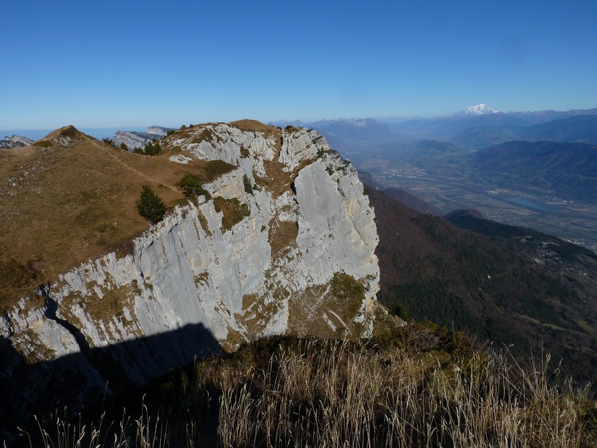 #4 Bellefont : En bordure de falaise Bellefont : En bordure de falaise