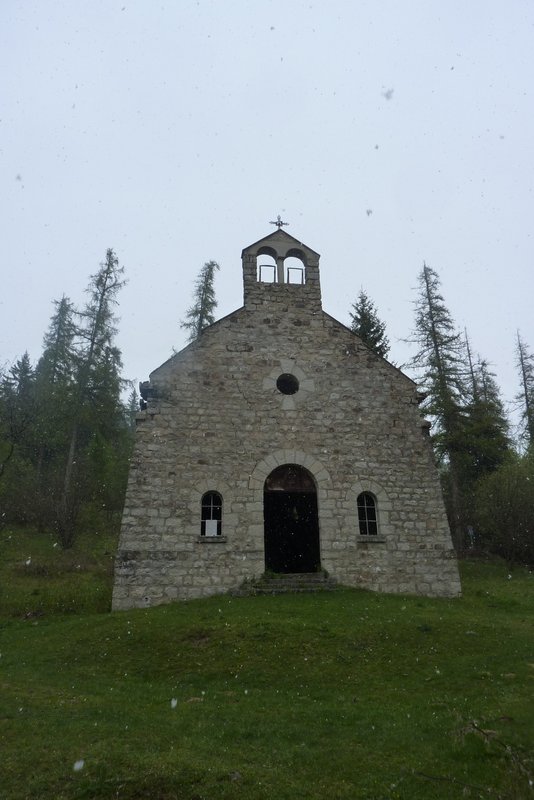 Eglise de la Brasque : Il commence à neiger fort
