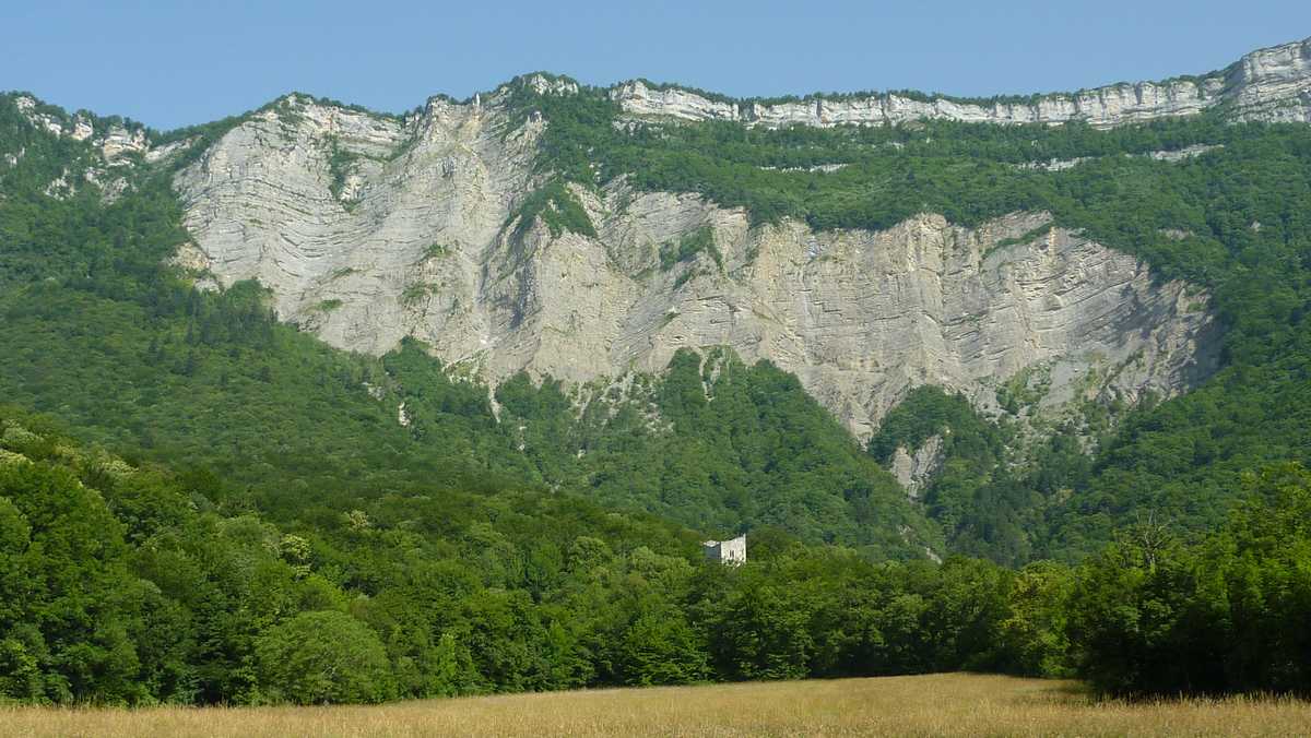 Tour d'Arces : sentinelle de la vallée