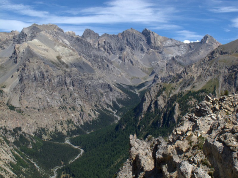 Val d'Escrein : contraste boisé avec le vallon Laugier