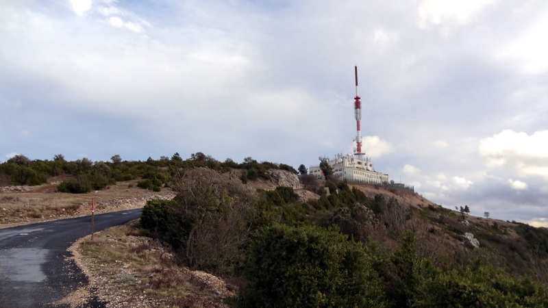 Mt St Baudille : La tour hertzienne comme on en trouve partout